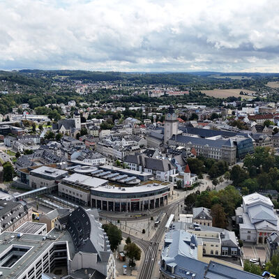 Bild vergr&ouml;&szlig;ern: Blick auf die Plauener Innenstadt